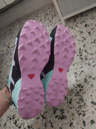 Zapatillas Salomon turquesa - casi nuevas