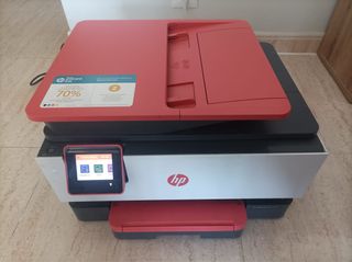 Impresora HP multifunción roja