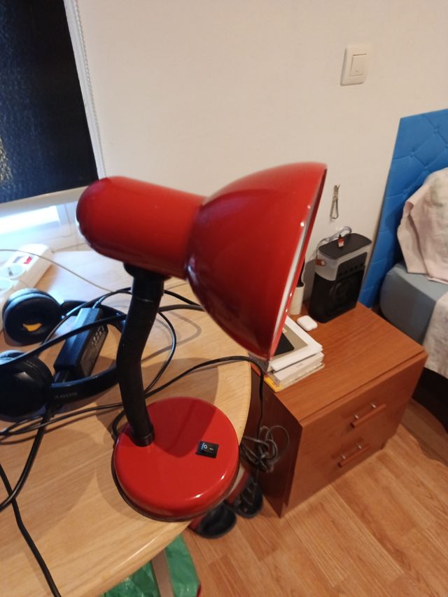 Lampara escritorio roja
