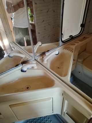 Caravana Bürnster City de 750kg en buen estado