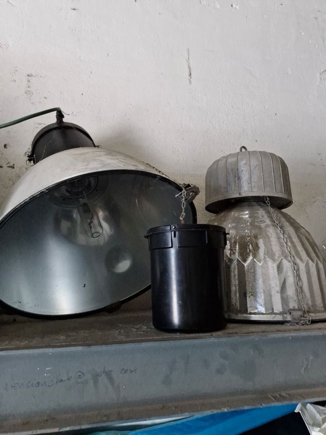 2 Lámparas industriales más 4 son 6 total