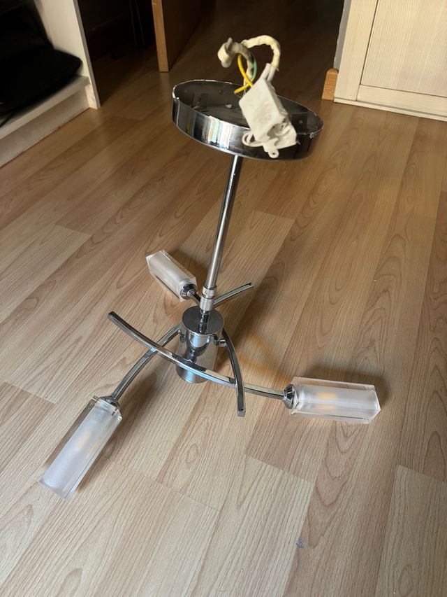 Lámpara moderna 3 luces - metal y cristal