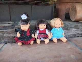 3 Muñecas Famosa pequeñas