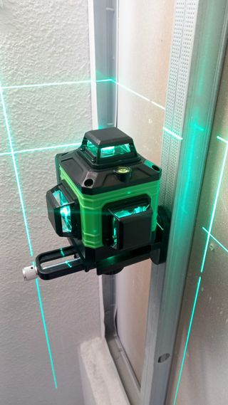 NIVEL LÁSER 16 LINEAS Y MALETIN ACCESORIOS ¡NUEVO!