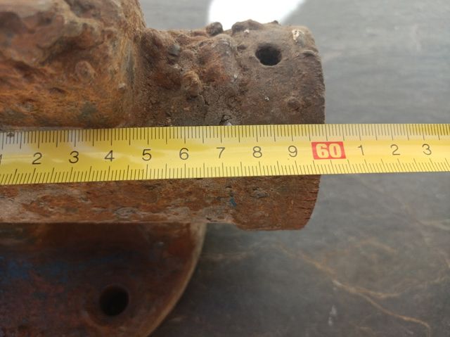 Tornillo de banco industrial antiguo