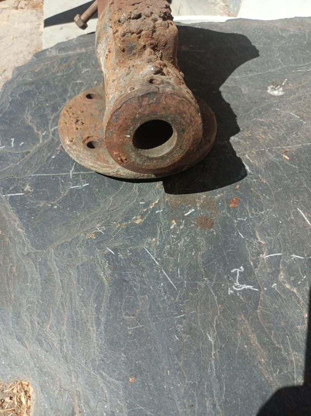 Tornillo de banco industrial antiguo