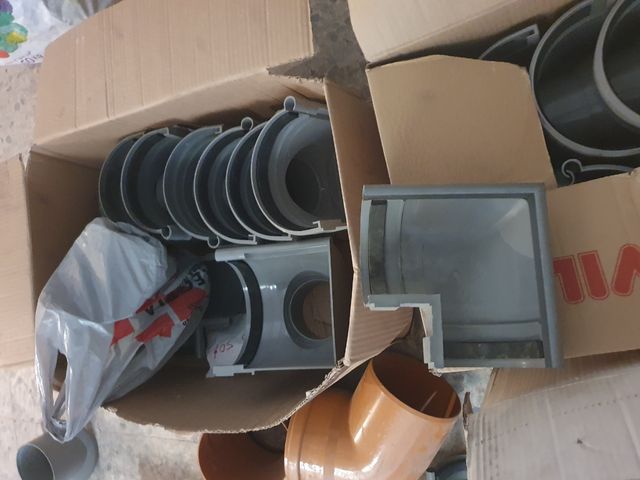 Tuberías PVC: codos, Tees, desagües hay más piezas