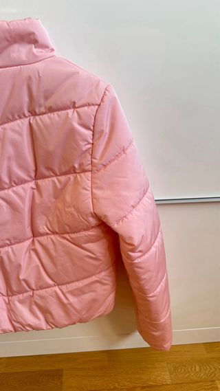 Cazadora rosa Vans niña talla equivale a 12/14años