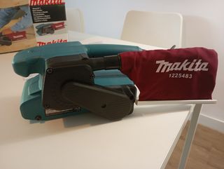 Lijadora banda Makita 9910 - Nueva