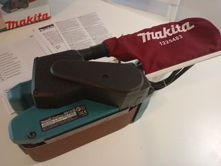 Lijadora banda Makita 9910 - Nueva