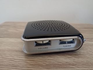 Radio vintage Mitsubishi Pierre Cardin