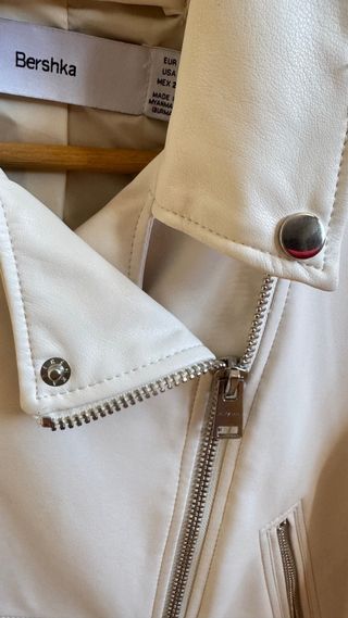 Cazadora biker Bershka S beige
