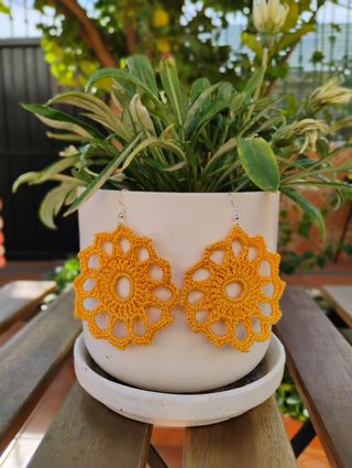 Pendientes amarillos crochet