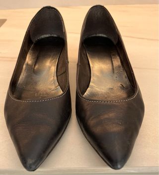 Zapatos salón negros de tacón bajo