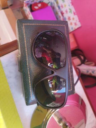 Gafas de sol negras