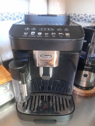 Cafetera Delonghi Magnifica Evo