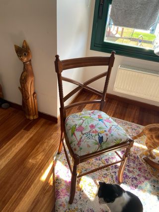 Mesa diámetro 70cm con 2 sillas 