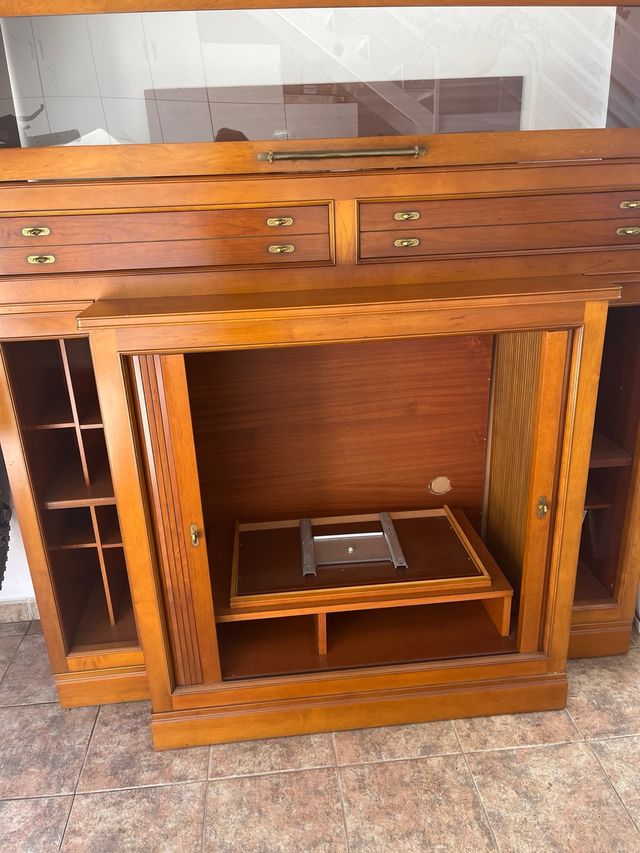 Credenza in noce chiaro