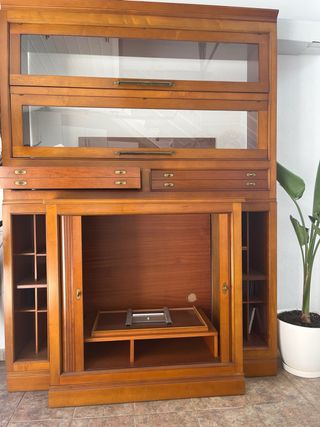 Credenza in noce chiaro