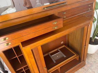 Credenza in noce chiaro
