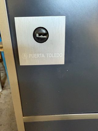 Puerta Acorazada gris - 1 ud.