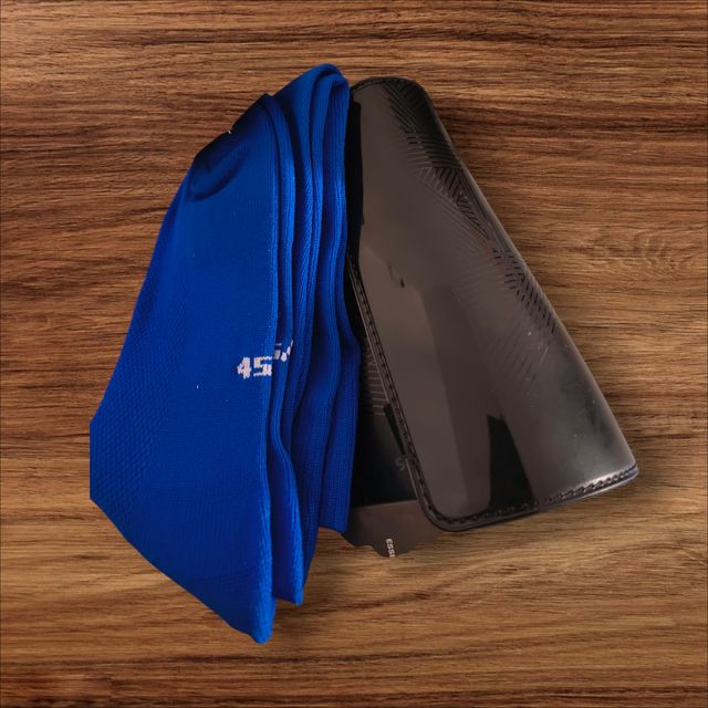 Rodilleras y calcetines Kipsta 100