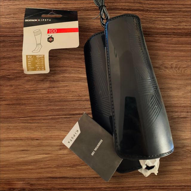 Rodilleras y calcetines Kipsta 100