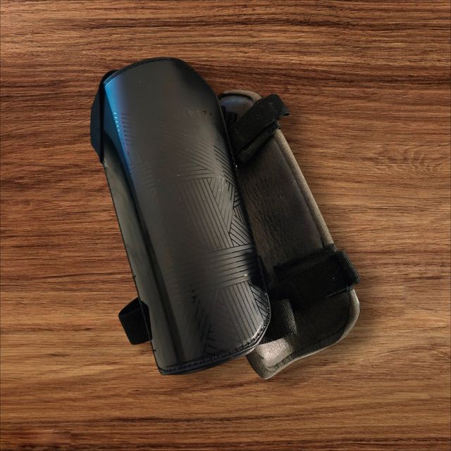 Rodilleras y calcetines Kipsta 100