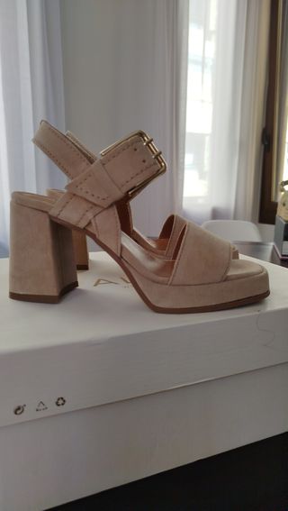 Sandalias plataforma beige marca Alpe