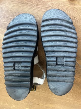 Sandalias Dr. Martens blancas