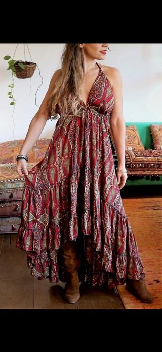 Vestido largo asimétrico volantes. Seda sintética 