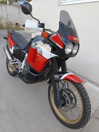 Honda Africa Twin 750 RD04