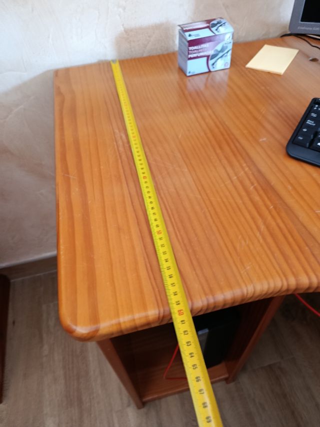 Escritorio madera marrón esquinero