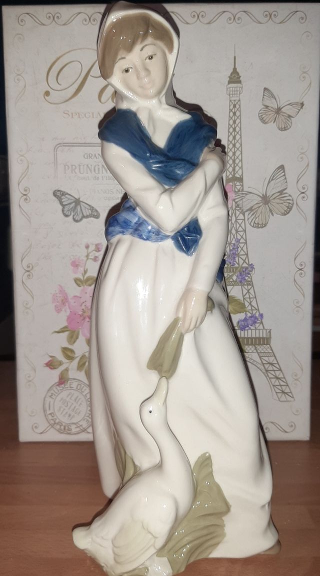 Figura porcelana Mirmasu - Azul y blanco