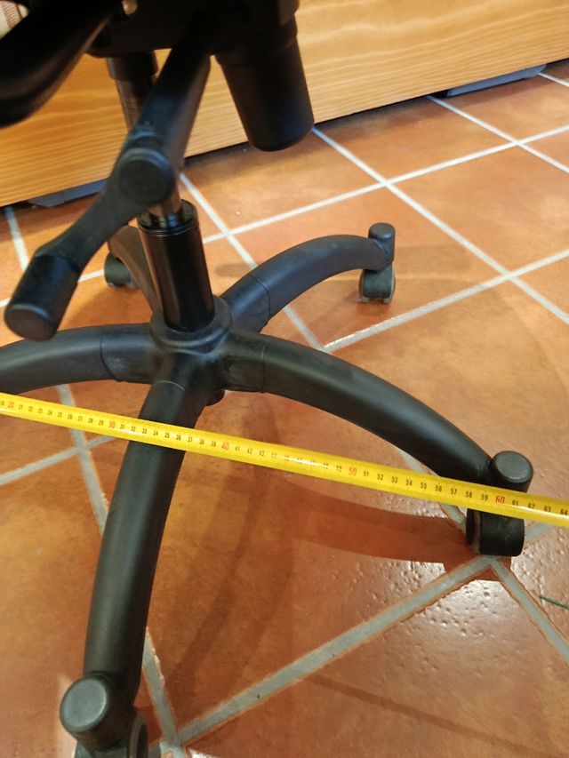 Silla oficina giratoria negra