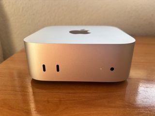 Mac Mini M4 + Teclado y Ratón
