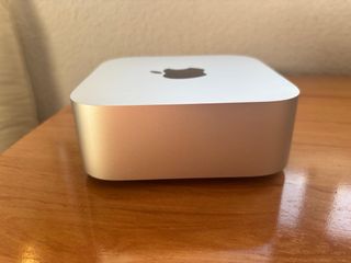 Mac Mini M4 + Teclado y Ratón