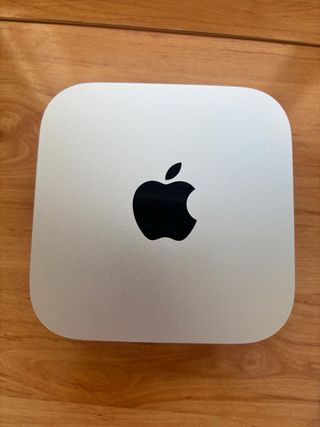 Mac Mini M4 + Teclado y Ratón