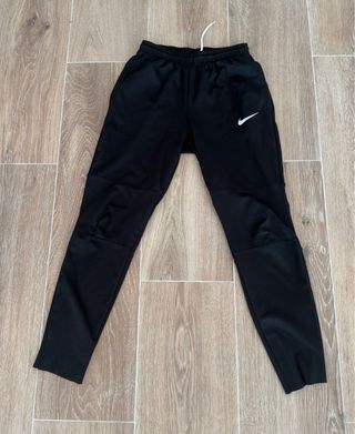 Pantalones Nike - Deportivos - Negro
Talla L niño