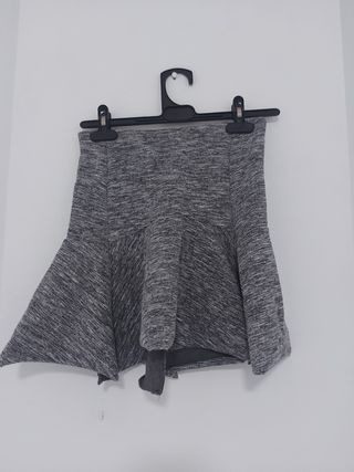 Falda gris - Falda skater Stradivarius