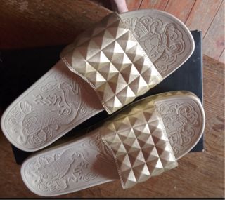 Sandalias Ash doradas