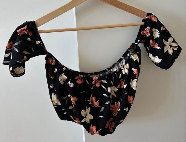 Conjunto top corto y shorts - Flores