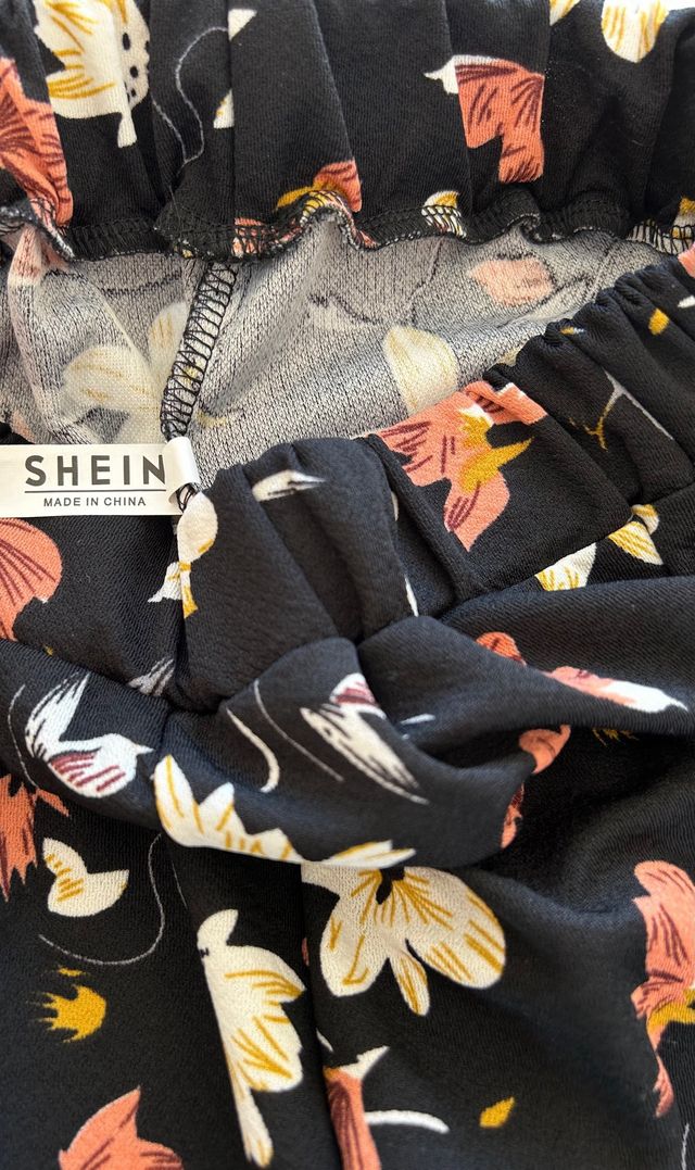 Conjunto top corto y shorts - Flores