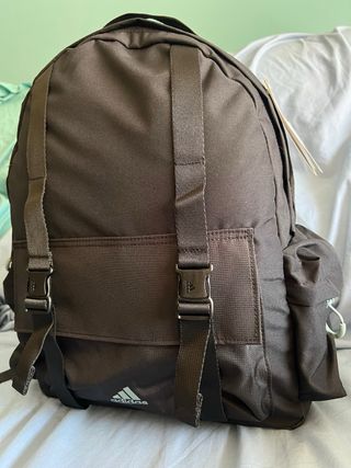 Mochila Adidas negra nueva