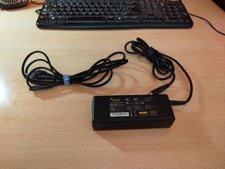 Cargador portatil HP 19V