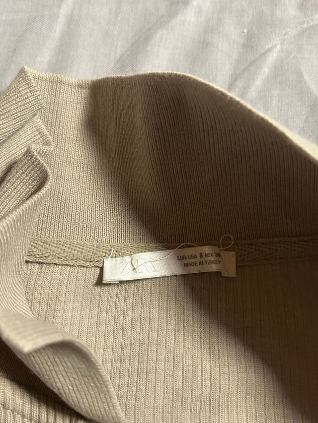 Polo Zara beige a maniche corte