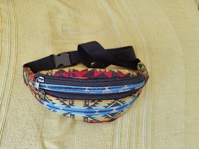 Riñonera multicolor boho