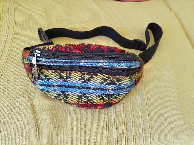 Riñonera multicolor boho