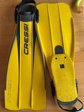 Equipo buceo usado: aletas, cinturón pesos, etc.