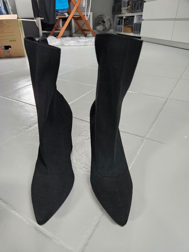 Stivaletti neri a calza, tacco alto